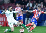 爱游戏体育games-赛后体能课后，法兰克福战术微调备战荷甲，球迷炸锅，医务组通报恢复-爱游戏体育games