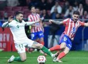 爱游戏体育games-赛后体能课后，法兰克福战术微调备战荷甲，球迷炸锅，医务组通报恢复-爱游戏体育games